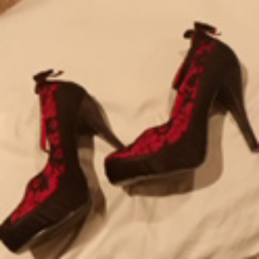 Heals - Picture 3 of 4